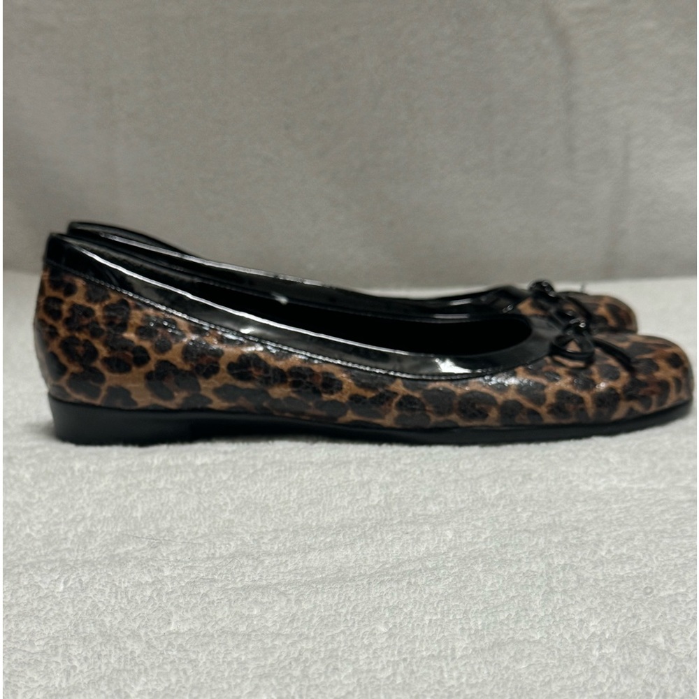 EUC A2 Aerosoles Animal Print Flats Size 8 - Picture 2 of 9
